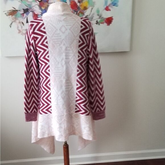 𝅺Red, Pink and White Cardigan Sweater - Picture 5 of 9